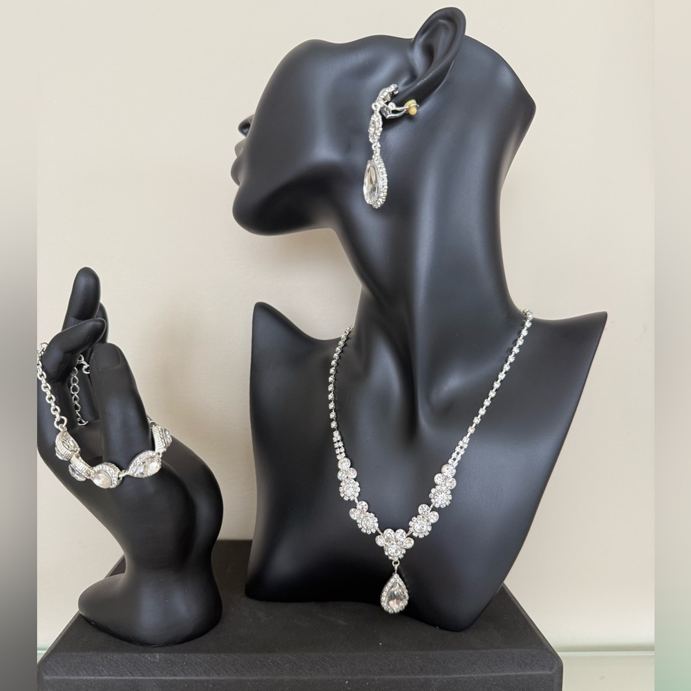 Elegant Silver Crystal Jewelry Set